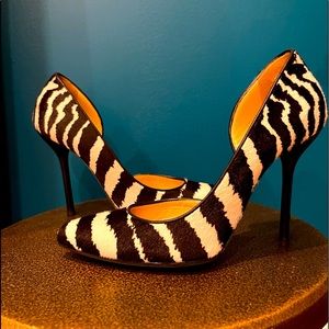 Gucci Black-White Calf-Hair Zebra Print Pumps Sz … - image 1